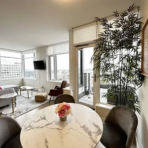 Ocean View Modern Downtown With Free Parking Apartment